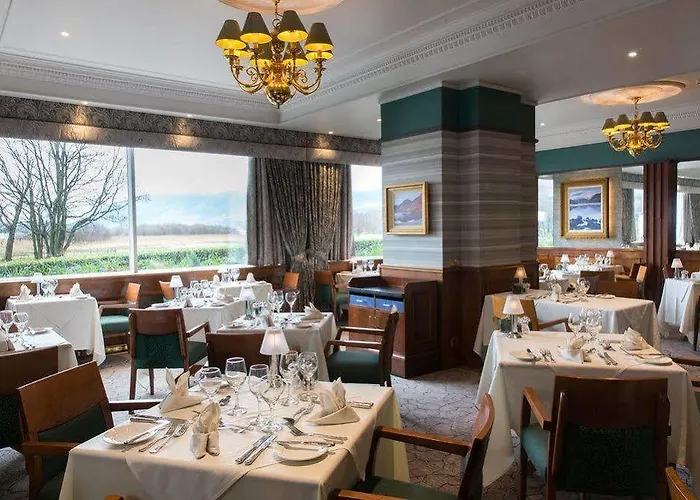 Lodore Falls & Otel Borrowdale Valley