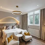 Hotel Lodore Falls & 4*