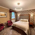 Hotel Lodore Falls &