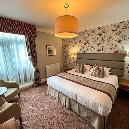 Lodore Falls & 4* Borrowdale Valley