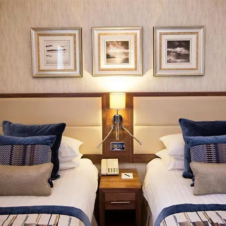 Lodore Falls & 4* Borrowdale Valley