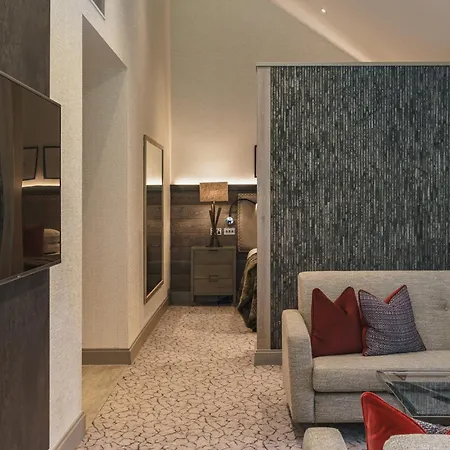 Hotel Lodore Falls & Borrowdale Valley