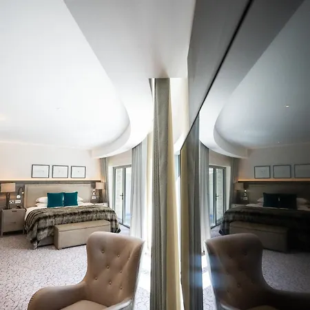 Hotel Lodore Falls & 4*