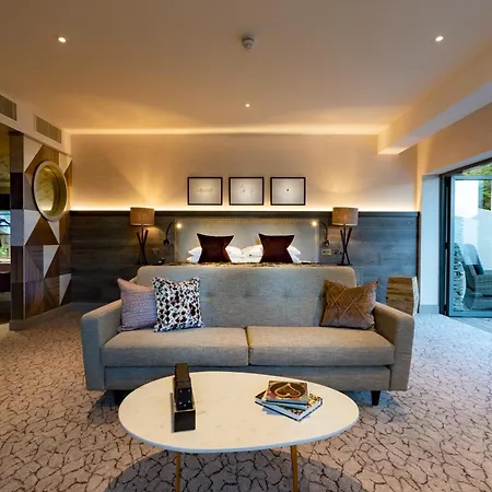 Lodore Falls & Hotel 4*
