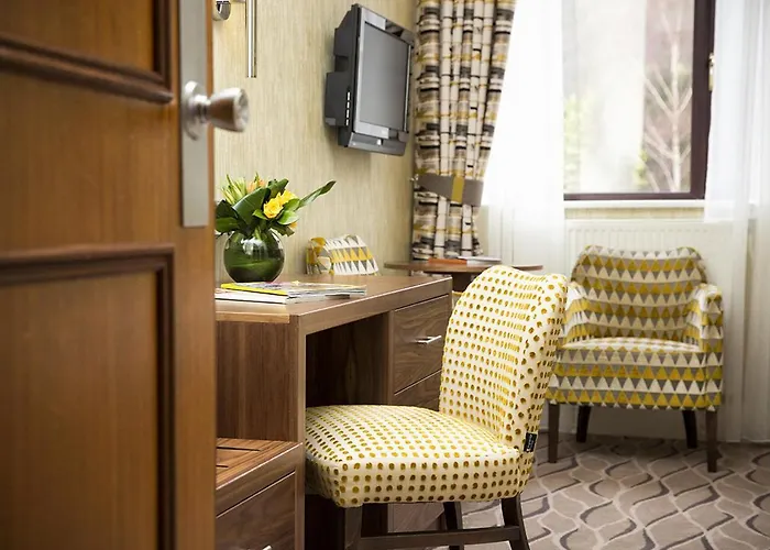 Lodore Falls & Hotel Borrowdale Valley