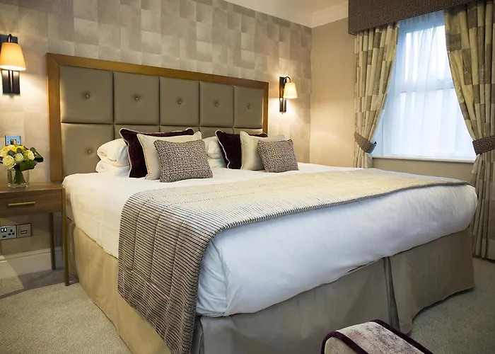 Lodore Falls & 4* Borrowdale Valley