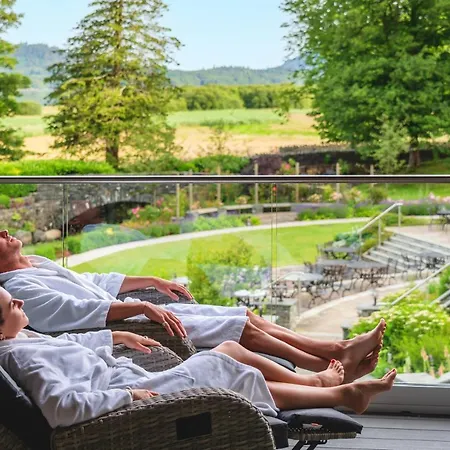 Hotel Lodore Falls & Borrowdale Valley