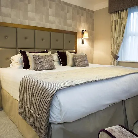 Lodore Falls & 4* Borrowdale Valley