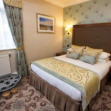 Lodore Falls & Hotel Borrowdale Valley