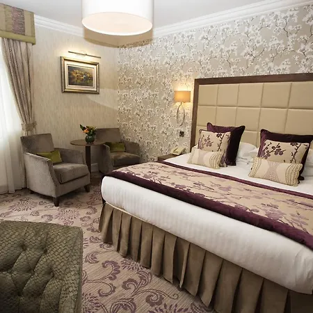 Hotel Lodore Falls &