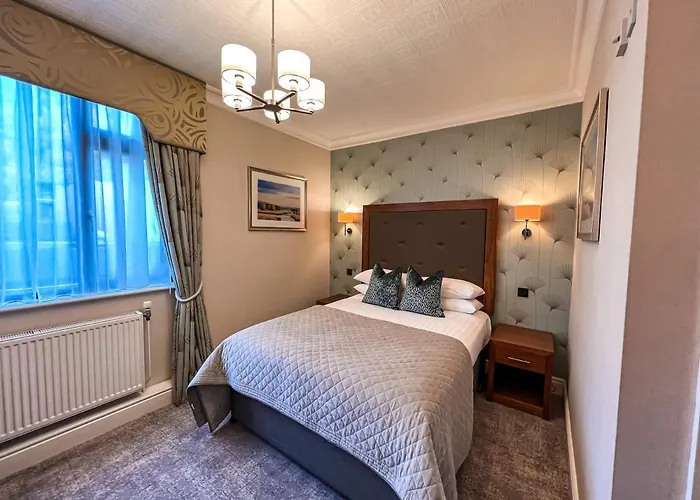 Hotel Lodore Falls & Borrowdale Valley