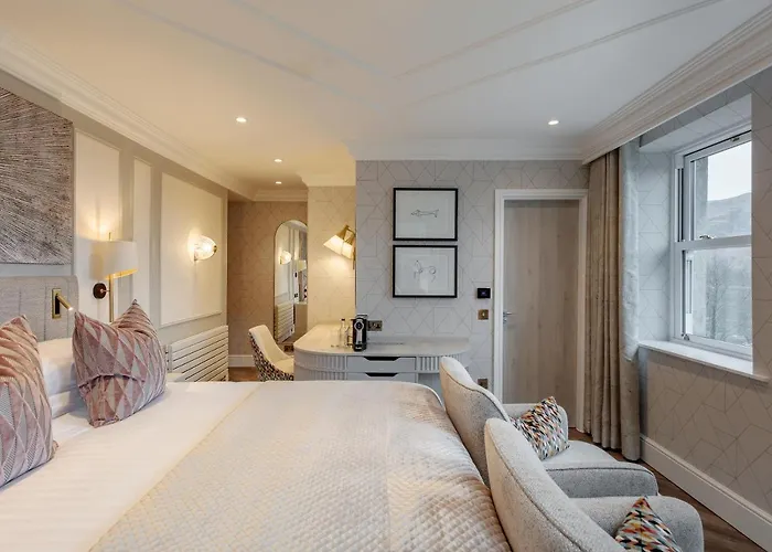 Hotel Lodore Falls & 4*